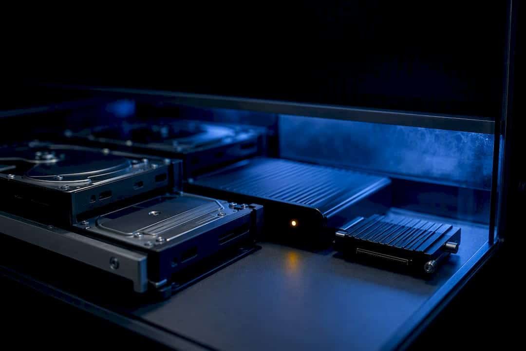 Hard-drive trays in a recovery imaging bay