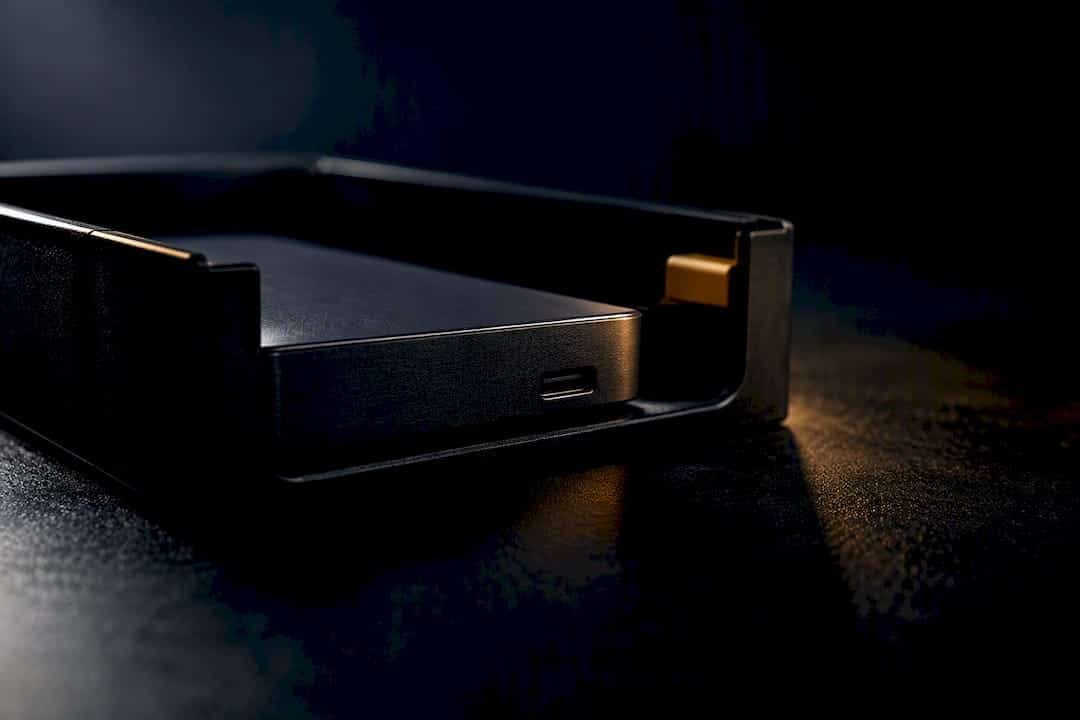 Anonymous external drive in recovery tray