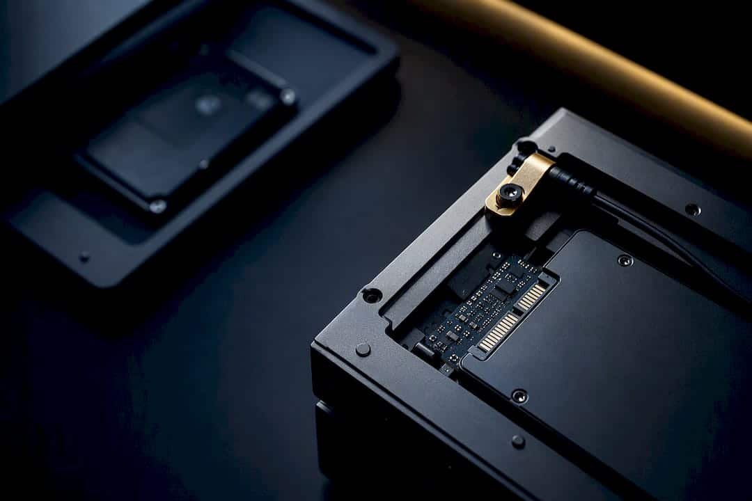SSD positioned for forensic recovery imaging