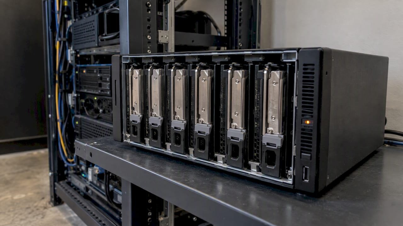 Open NAS chassis with internal hard drives